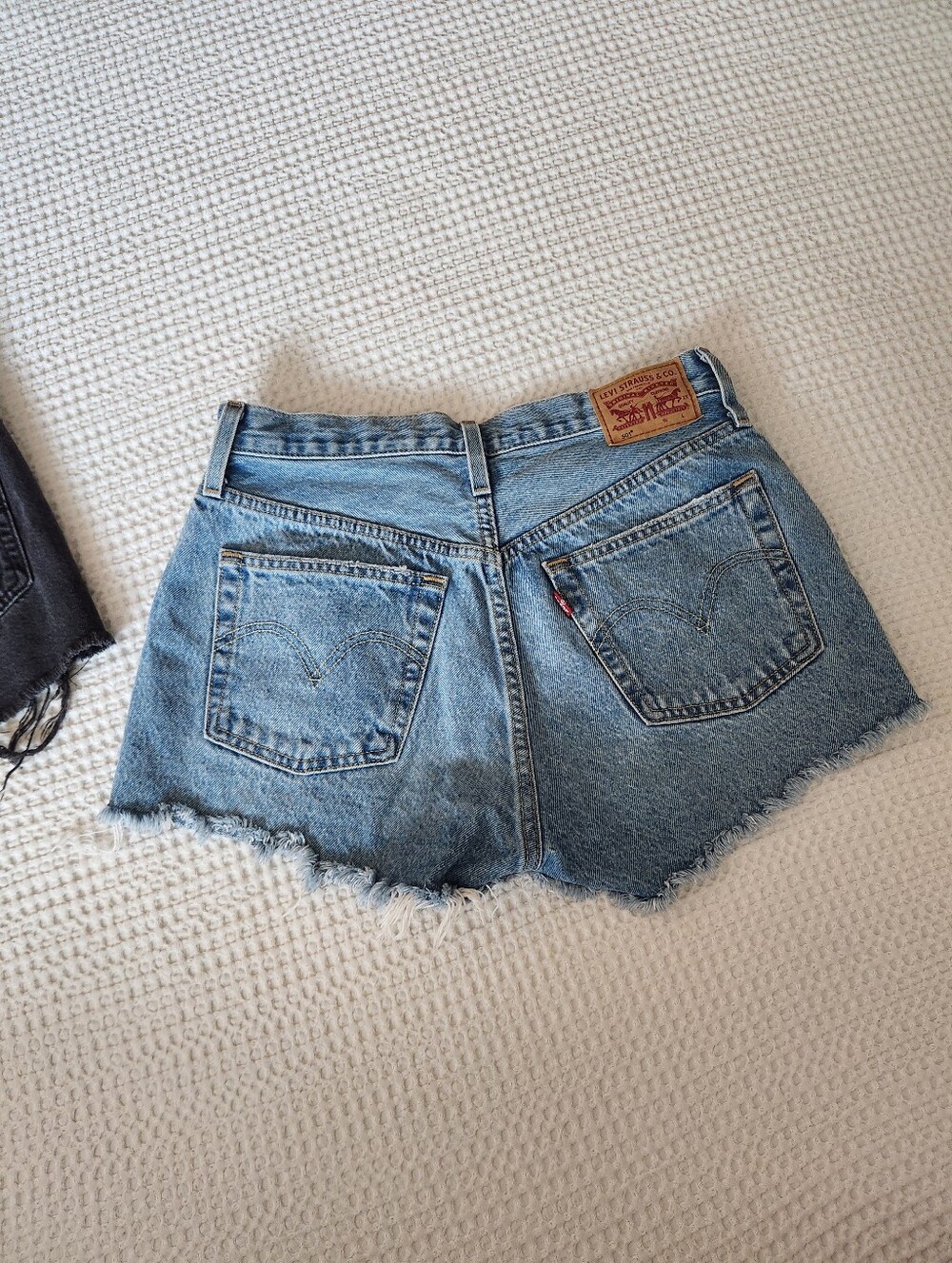 Set Of 2 Levi's Denim Shorts - Picture 5 of 7